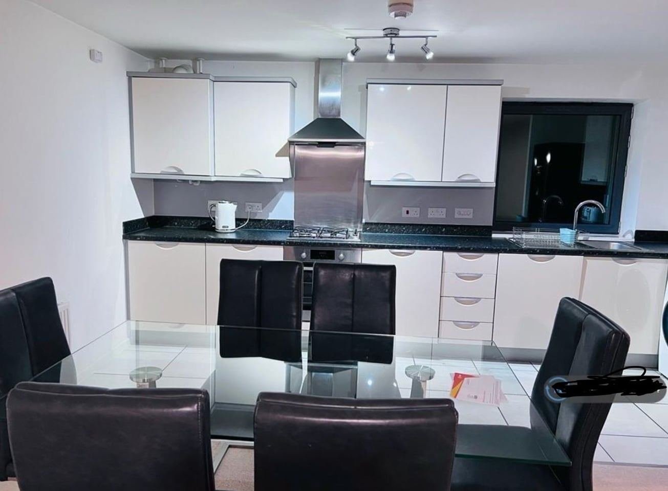 2 Bed Flat, Countess Way, MK10
