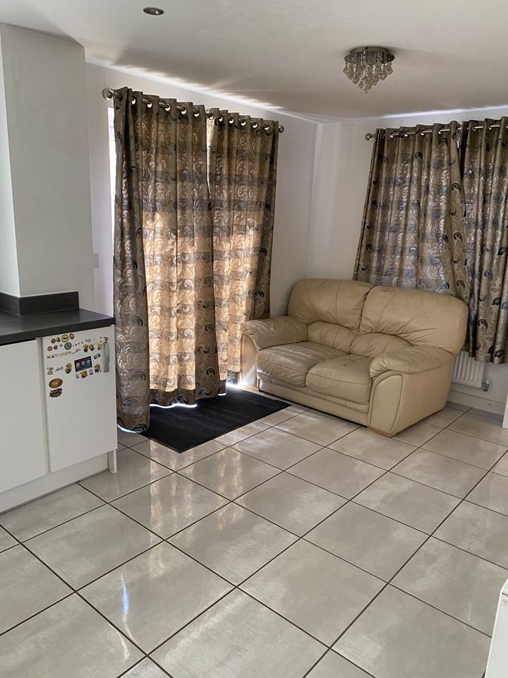 2 Bed Semi-Detached House, Pathia Close, MK10
