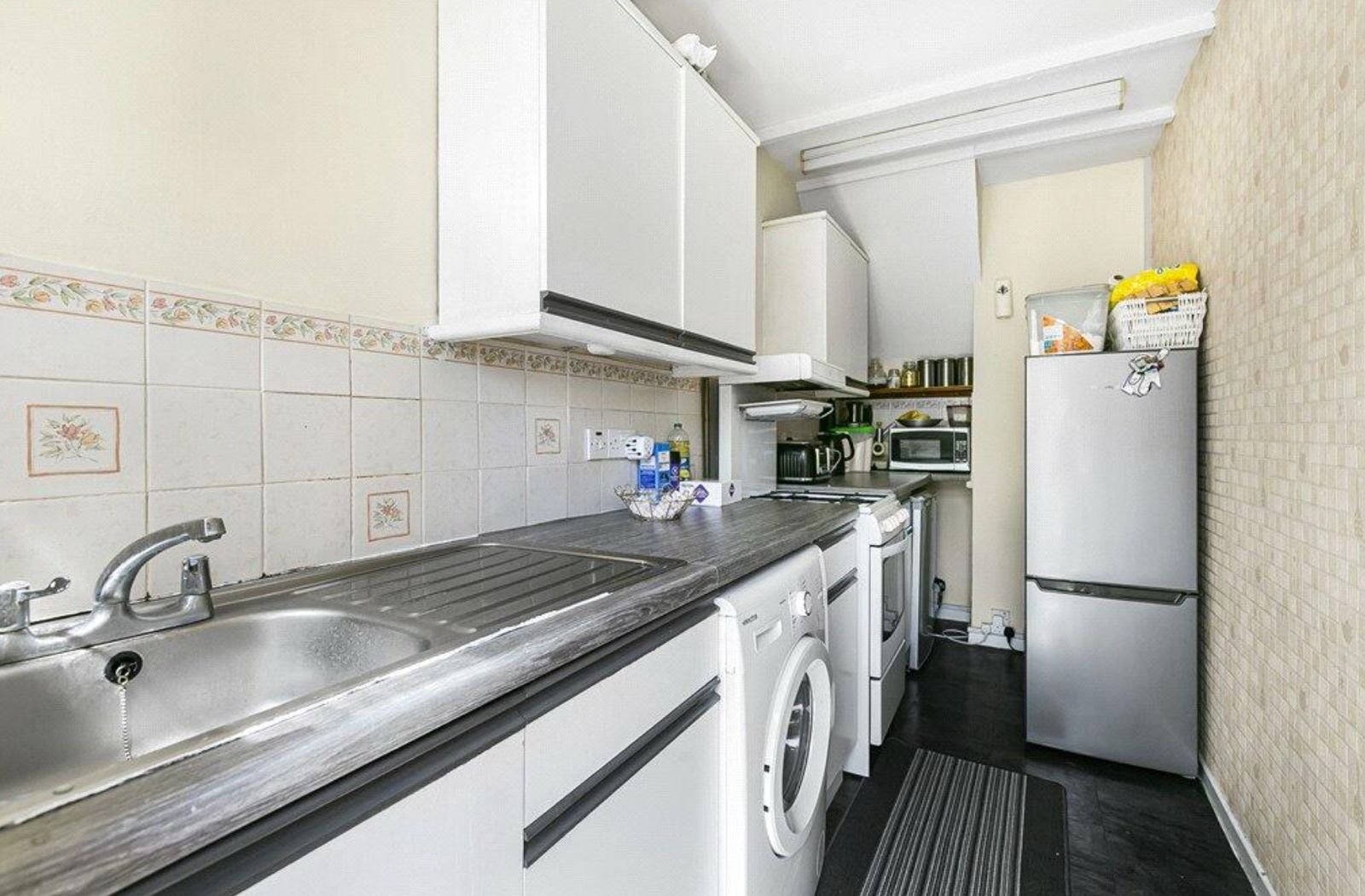 2 Bed Terraced House, Hampton Road West, TW13
