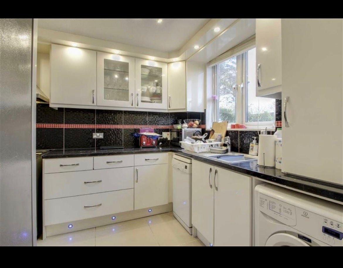 3 Bed End Terrace, Shilling Close, MK15