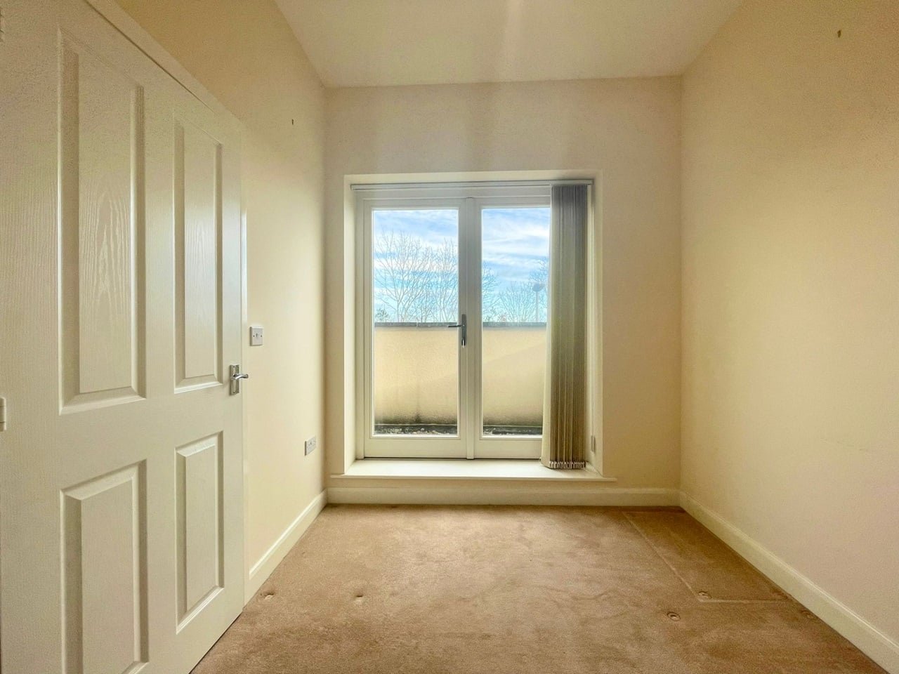 3 Bed Semi-Detached House, Carradine Crescent, MK4