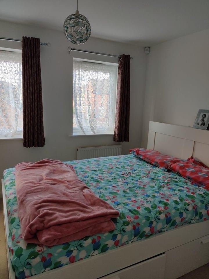 3 Bed Semi-Detached House, Holt Avenue, MK10