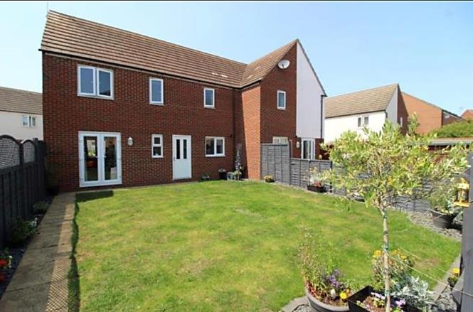 3 Bed Semi-Detached House, Lavender Hill, MK10
