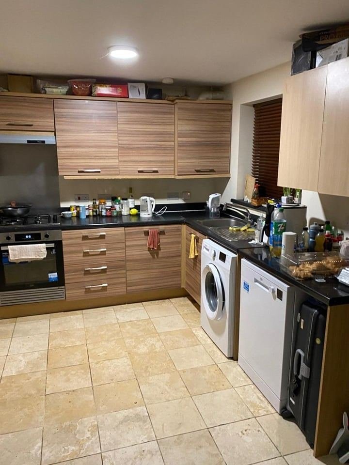 3 Bed Semi-Detached House, Warwick Avenue, MK10