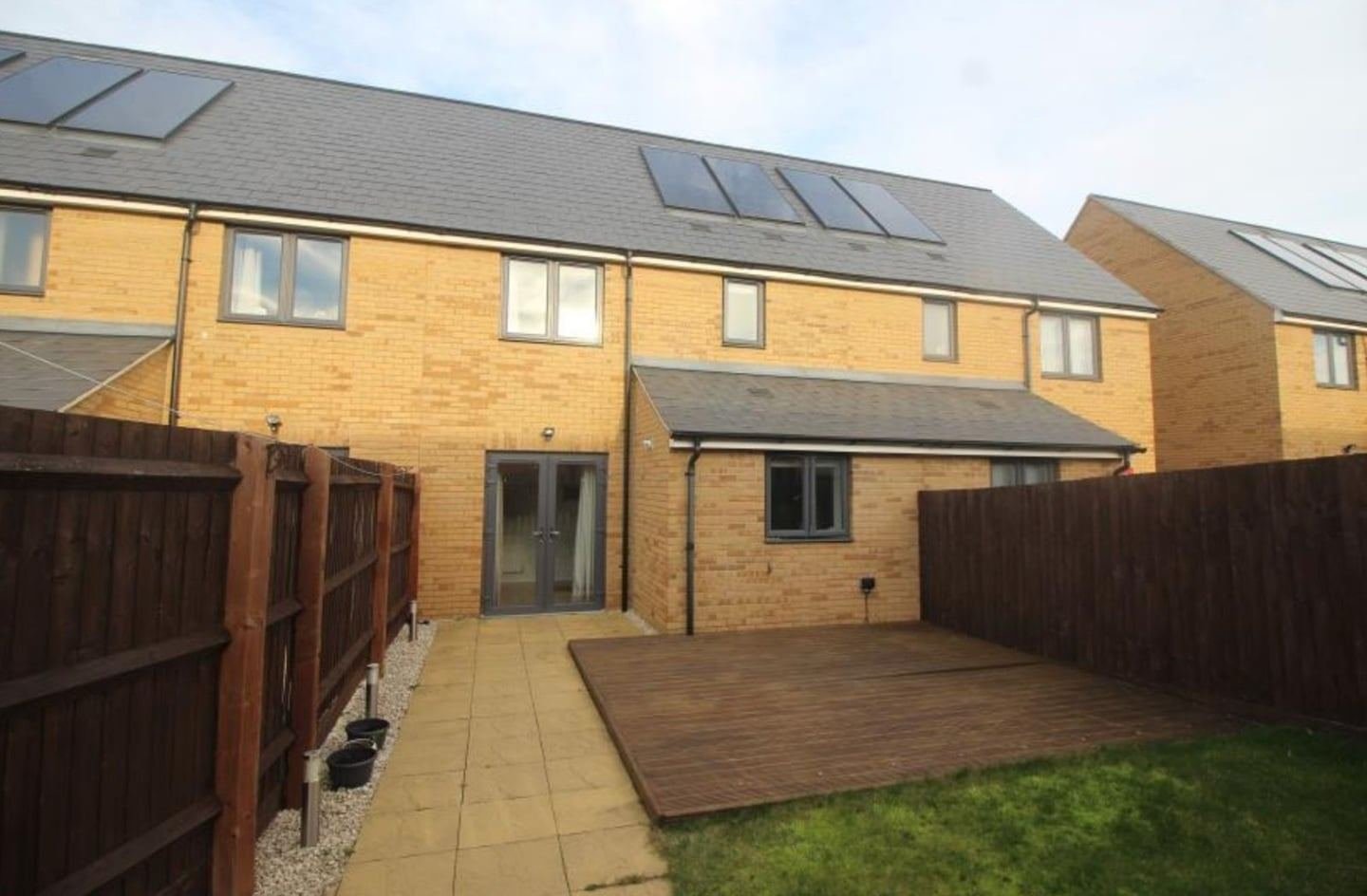 3 Bed Terraced House, Fen St, MK10
