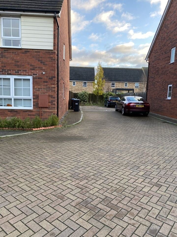 3 Bed Terraced House, Oceans Close, MK10