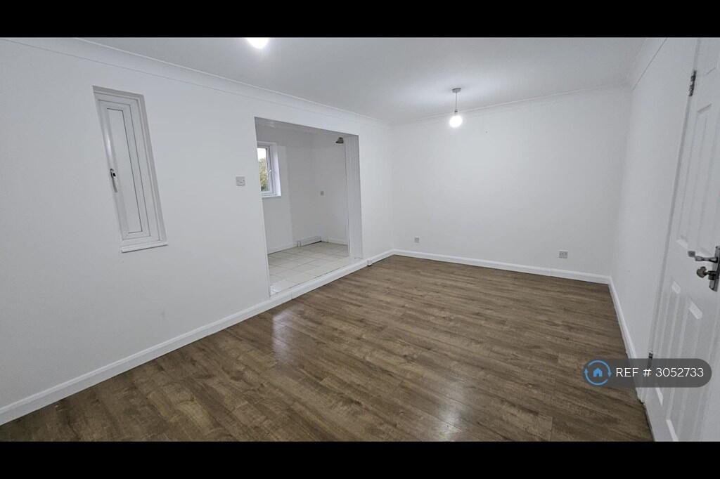 3 bedroom flat for rent in Fishermead, Milton Keynes, MK6