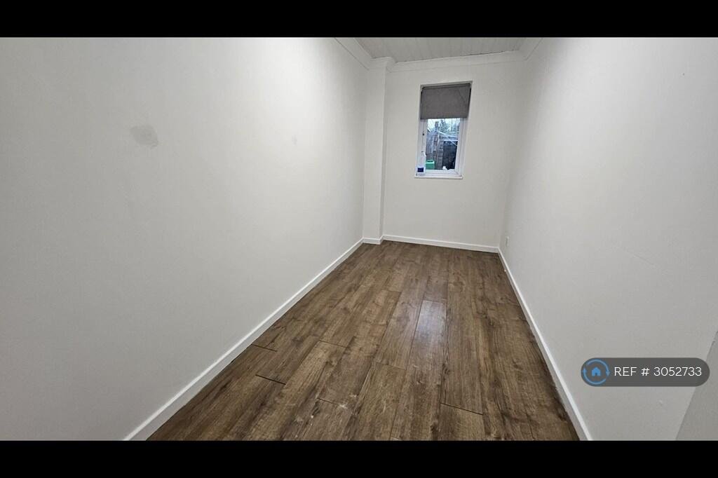 3 bedroom flat for rent in Fishermead, Milton Keynes, MK6