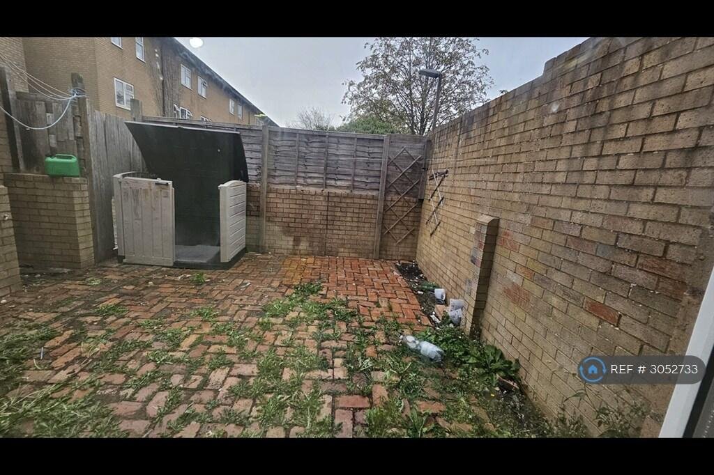 3 bedroom flat for rent in Fishermead, Milton Keynes, MK6