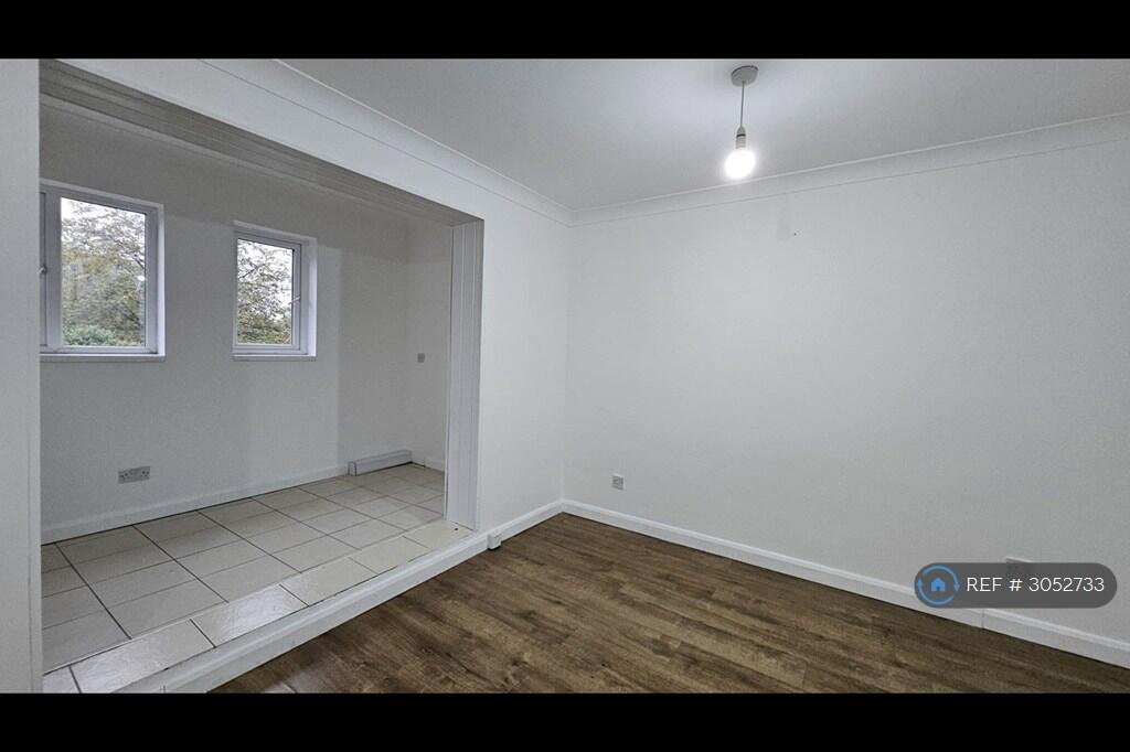 3 bedroom flat for rent in Fishermead, Milton Keynes, MK6