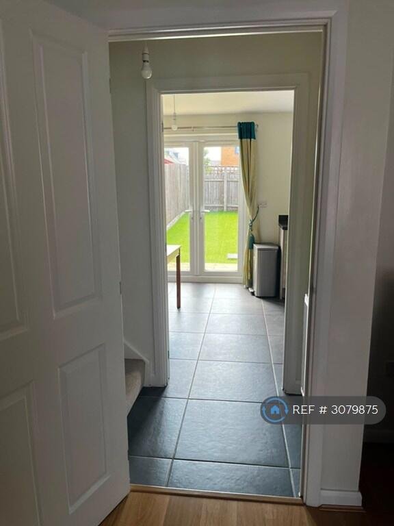 3 bedroom semi-detached house for rent in Shaw Savill Way, Milton Keynes, MK10