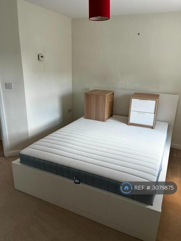 3 bedroom semi-detached house for rent in Shaw Savill Way, Milton Keynes, MK10