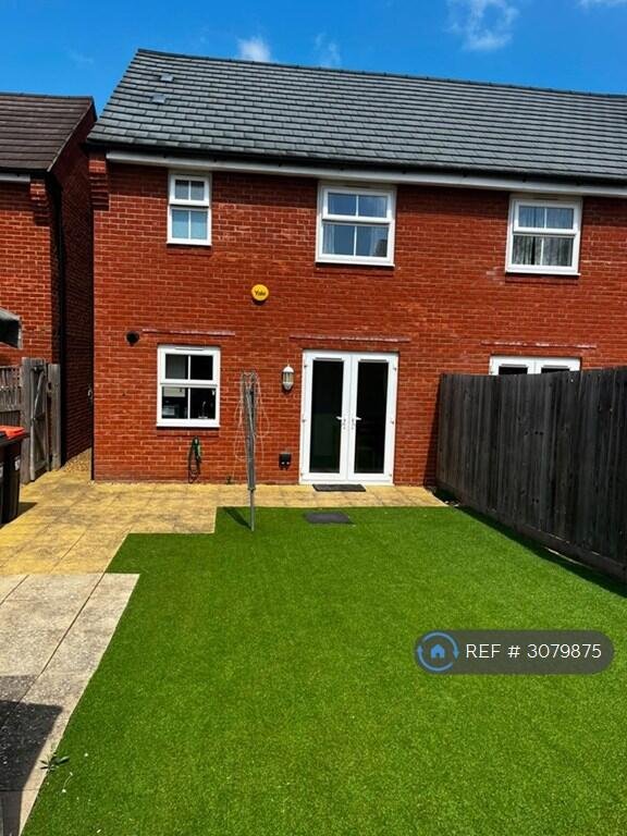 3 bedroom semi-detached house for rent in Shaw Savill Way, Milton Keynes, MK10