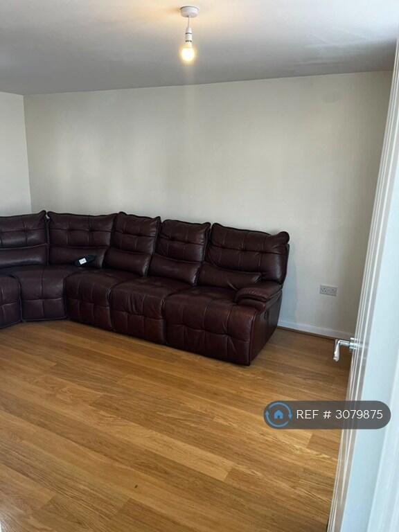 3 bedroom semi-detached house for rent in Shaw Savill Way, Milton Keynes, MK10