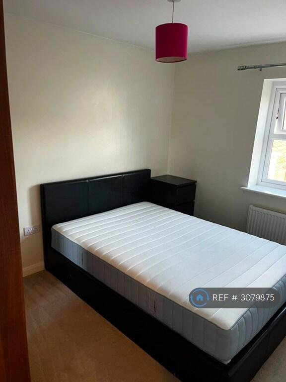 3 bedroom semi-detached house for rent in Shaw Savill Way, Milton Keynes, MK10