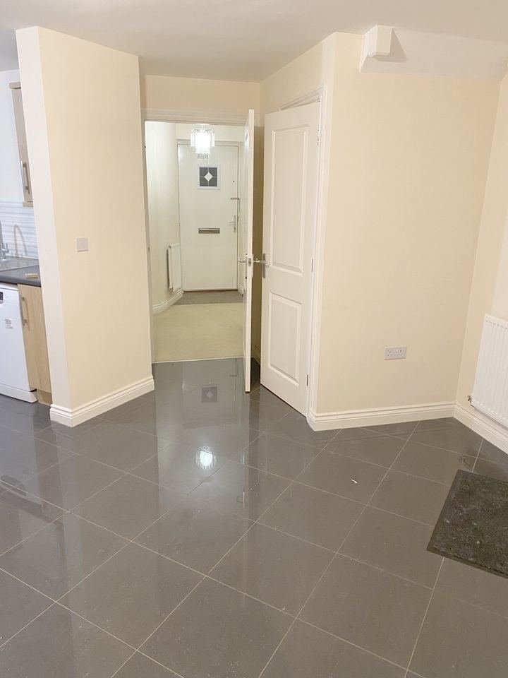 4 Bed Semi-Detached House, Bluebell Gardens, MK10