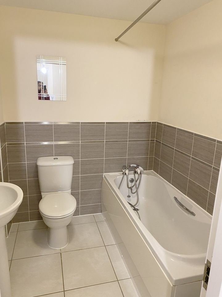 4 Bed Semi-Detached House, Bluebell Gardens, MK10