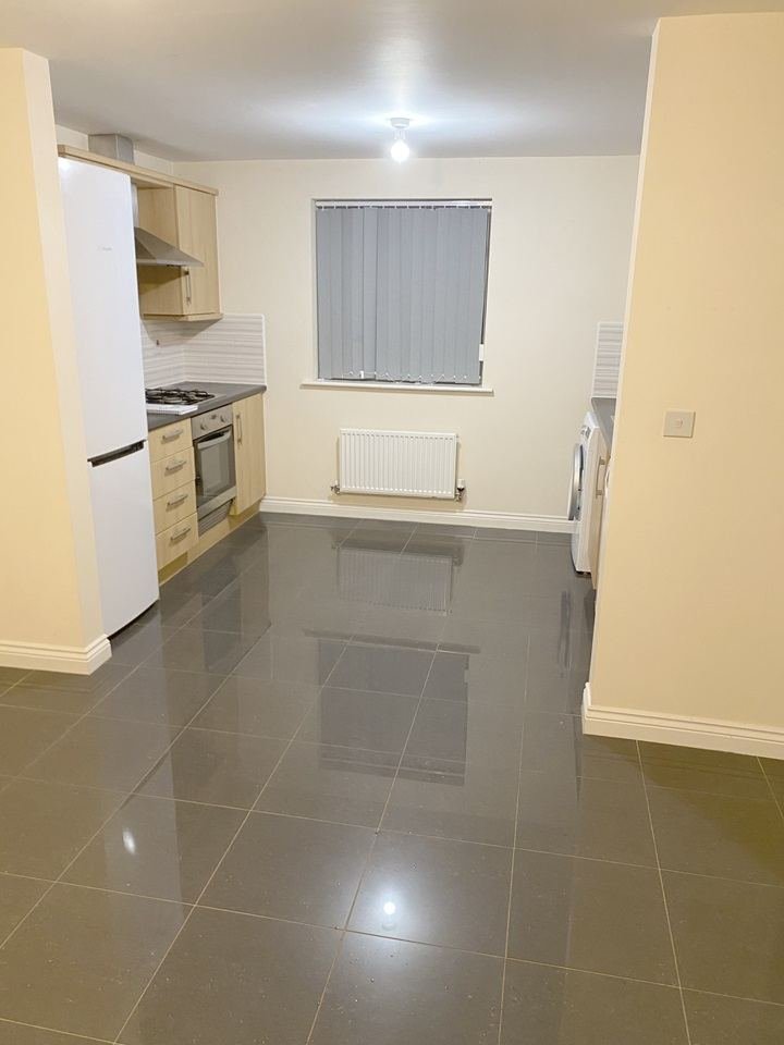 4 Bed Semi-Detached House, Bluebell Gardens, MK10