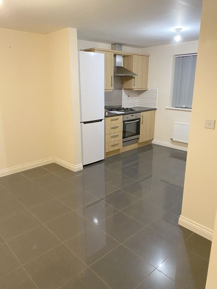 4 Bed Semi-Detached House, Bluebell Gardens, MK10