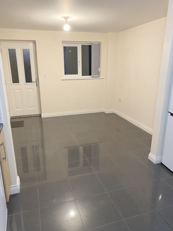 4 Bed Semi-Detached House, Bluebell Gardens, MK10
