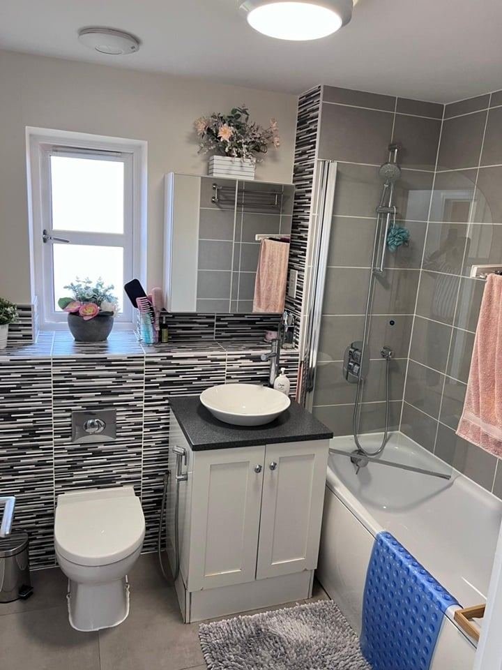 5 Bed Detached House, Ivernia Avenue, MK10