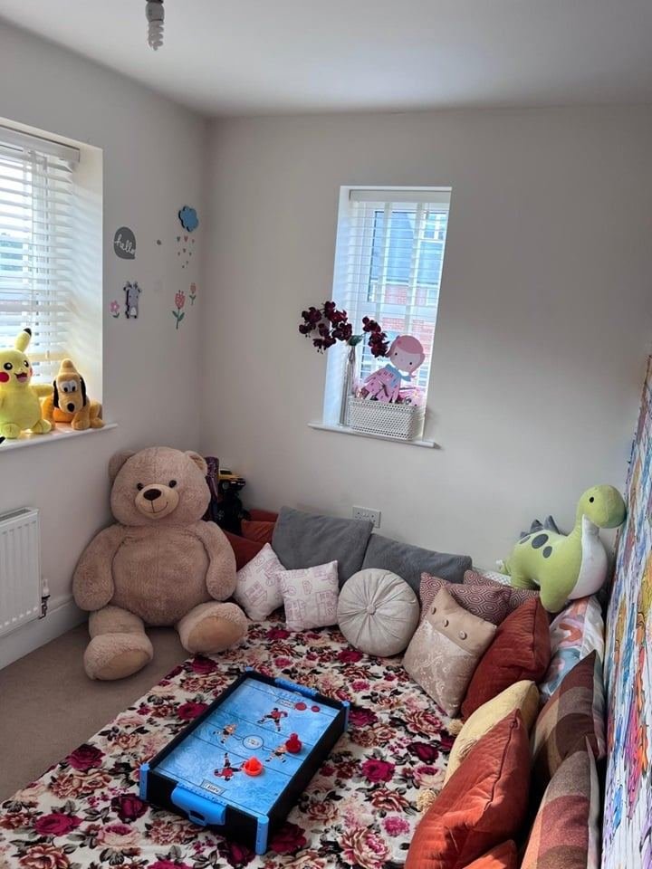 5 Bed Detached House, Ivernia Avenue, MK10