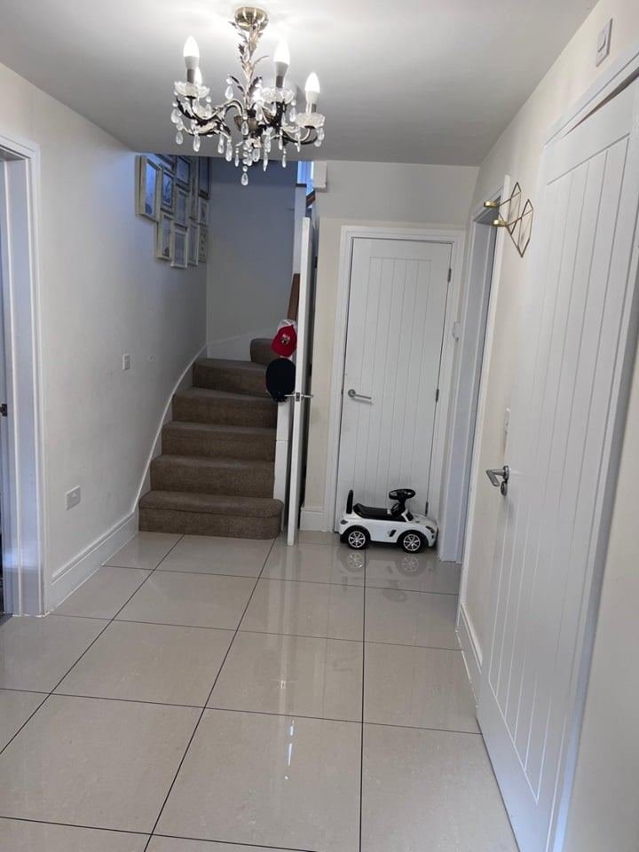 5 Bed Detached House, Ivernia Avenue, MK10