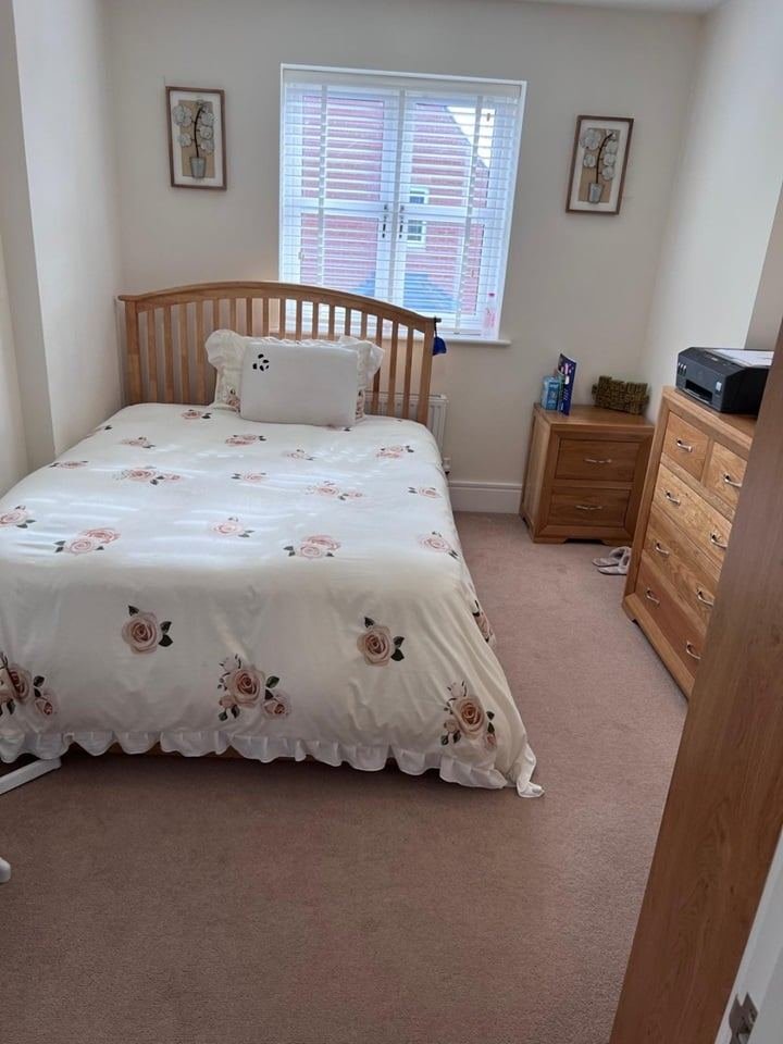 5 Bed Detached House, Ivernia Avenue, MK10