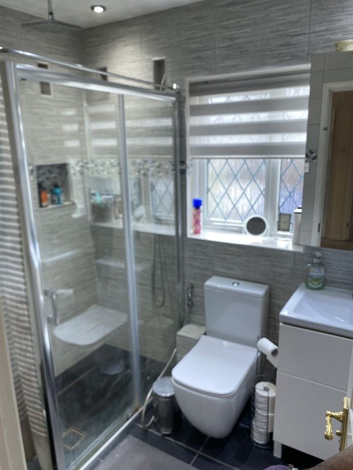 5 Bed Detached House, Paxton Crescent, MK5