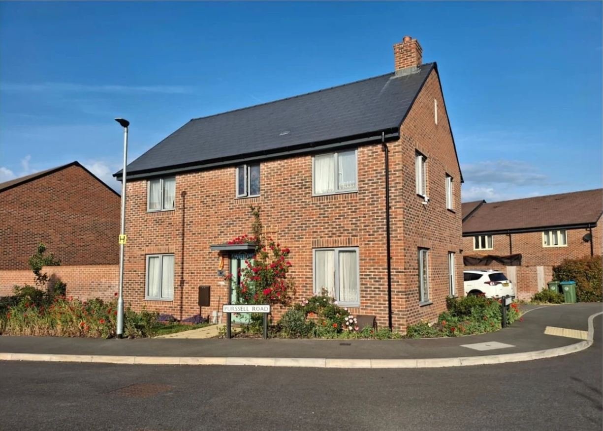 4 Bed Detached House - Purssell Road, Weston Turville, Aylesbury, HP22 3AS