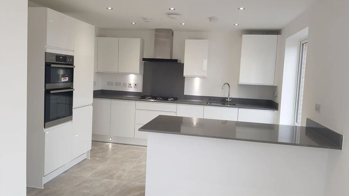 4 Bed Detached House - Purssell Road, Weston Turville, Aylesbury, HP22 3AS